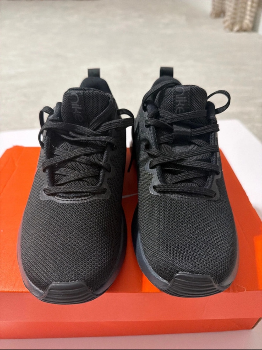 Nike Kids Black Low-Top Sneakers - Picture 4 of 8